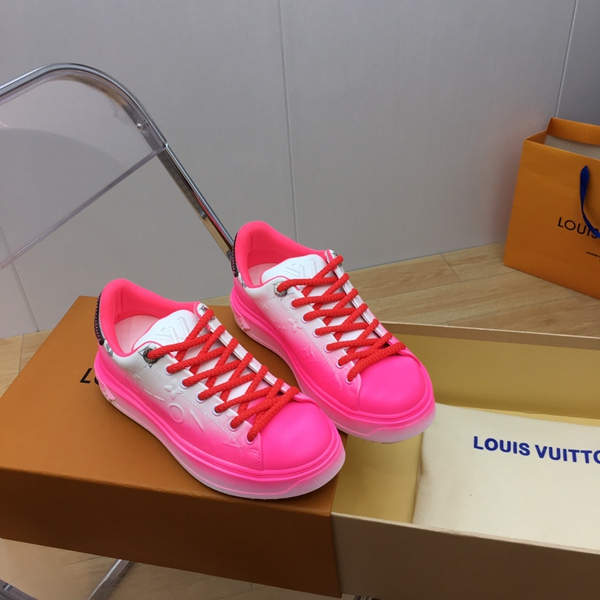 ルイヴィトン靴背面デザイン